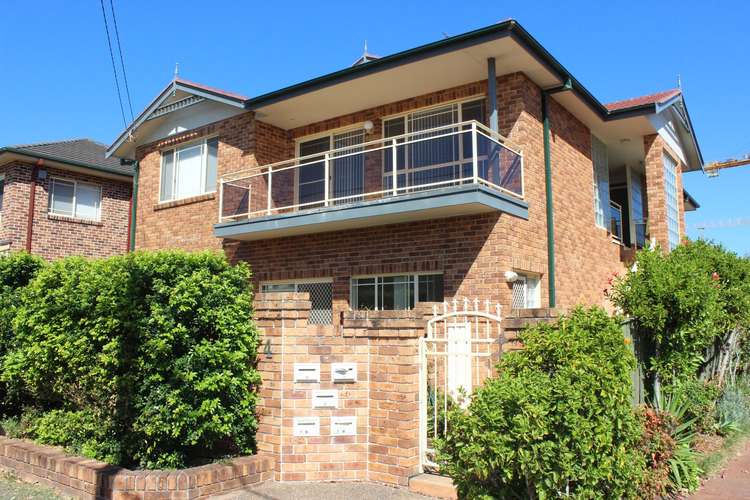 Main view of Homely unit listing, 2/4 Bando Road, Cronulla NSW 2230