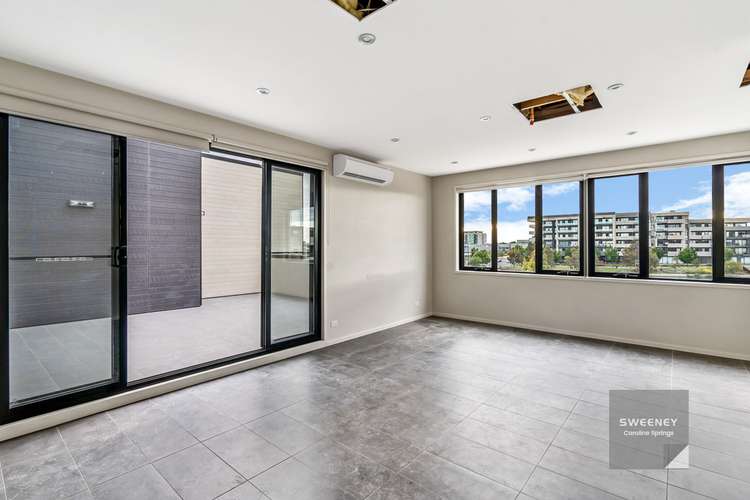 Fourth view of Homely apartment listing, 18/11 Monckton Place, Caroline Springs VIC 3023