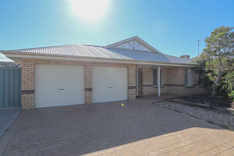 15 Lady Mary Drive, West Wyalong NSW 2671