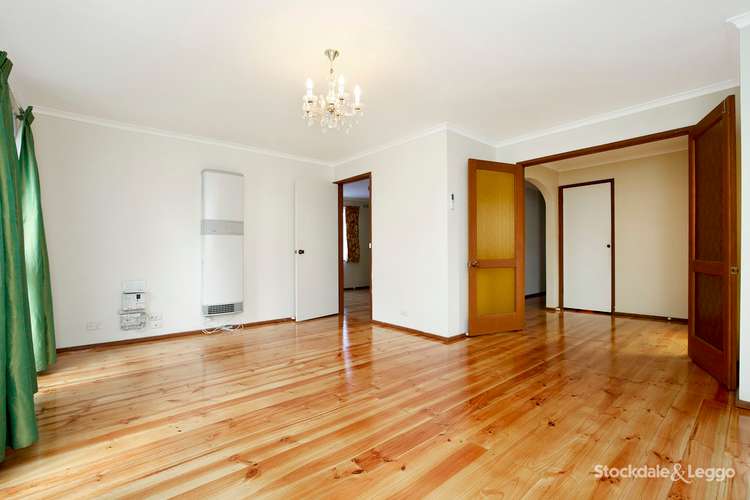 Second view of Homely house listing, 7 Carbine Court, Mill Park VIC 3082
