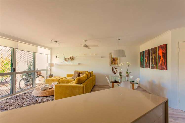 Main view of Homely apartment listing, 2/20 Ocean Street, Mermaid Beach QLD 4218