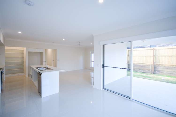 Second view of Homely house listing, 10 Wimbledon Close, Doolandella QLD 4077