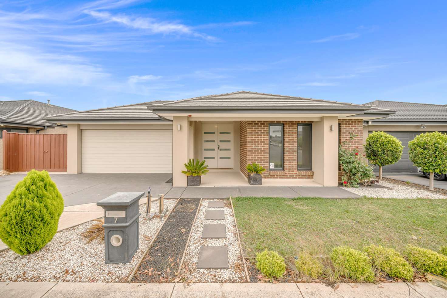 Main view of Homely house listing, 7 Omeara Crescent, Cranbourne East VIC 3977