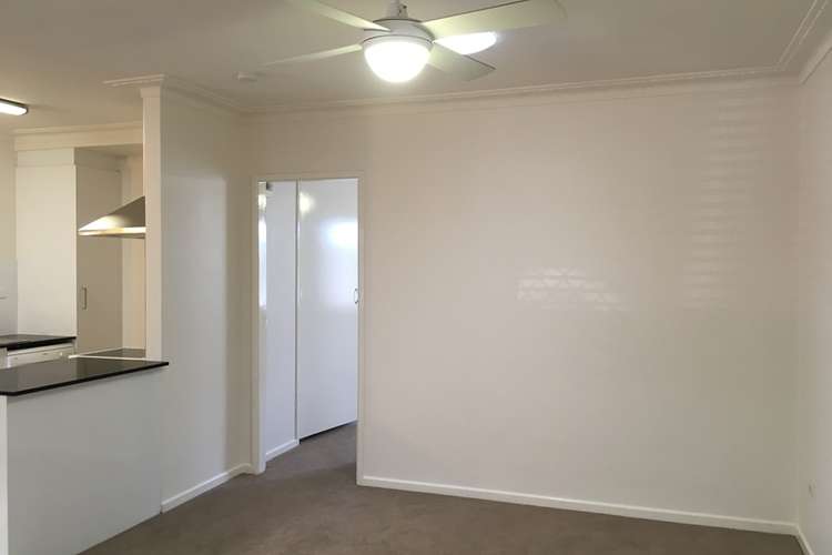 Fourth view of Homely unit listing, 2/10 Adori Street, Chevron Island QLD 4217