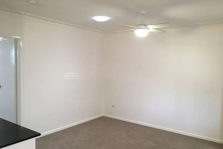 Fifth view of Homely unit listing, 2/10 Adori Street, Chevron Island QLD 4217