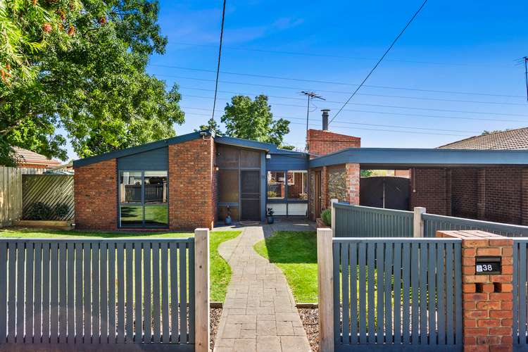 38 Greenville Drive, Grovedale VIC 3216