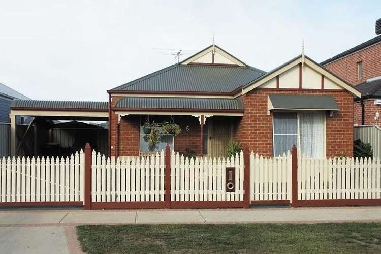 Main view of Homely house listing, 5 Betchworth Close, Caroline Springs VIC 3023