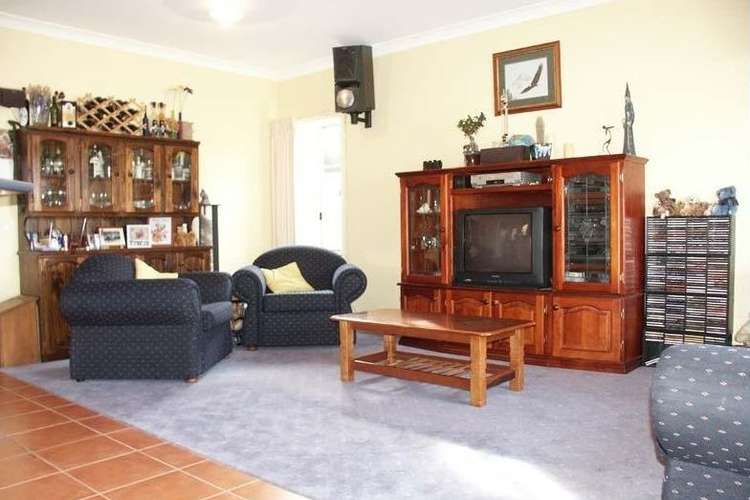 Third view of Homely house listing, 5 Betchworth Close, Caroline Springs VIC 3023