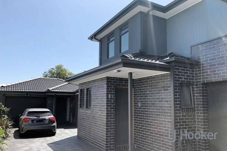 Main view of Homely townhouse listing, 2/100 Blackshaws Road, South Kingsville VIC 3015