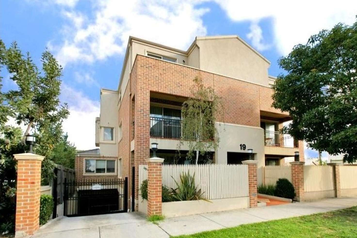 Main view of Homely apartment listing, 4/19 Cambridge Street, Box Hill VIC 3128