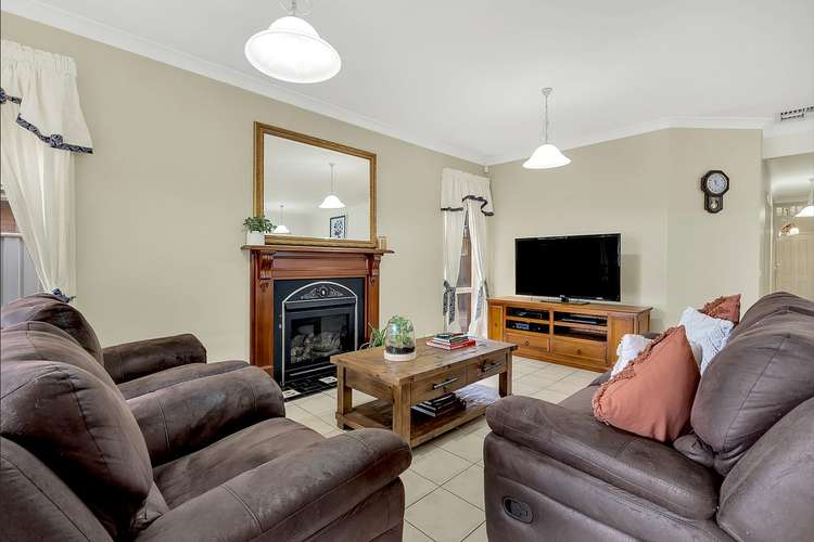 Second view of Homely house listing, 2 Brookside Court, Craigieburn VIC 3064