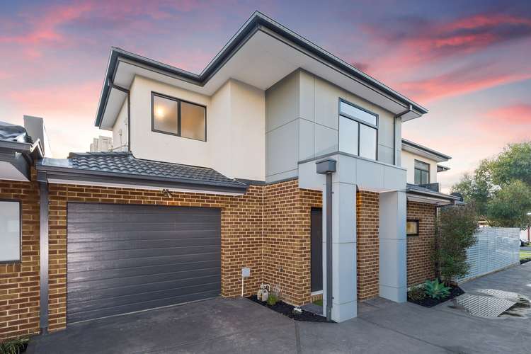 Main view of Homely townhouse listing, 2/43 Snell Grove, Oak Park VIC 3046