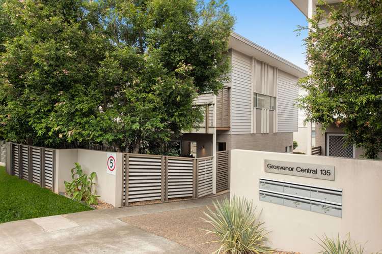 Main view of Homely townhouse listing, 1/135 Grosvenor Street, Morningside QLD 4170