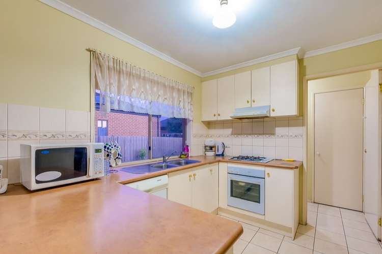 Fifth view of Homely house listing, 8 Keats Court, Truganina VIC 3029