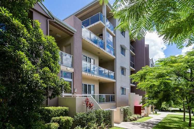 Main view of Homely unit listing, 2/102 Melton Road, Nundah QLD 4012