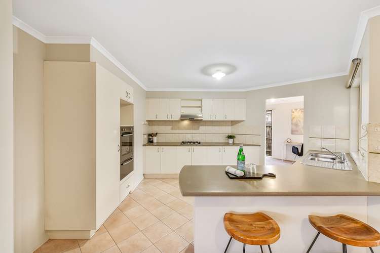 Second view of Homely house listing, 5 Farskiene Place, Hampton Park VIC 3976