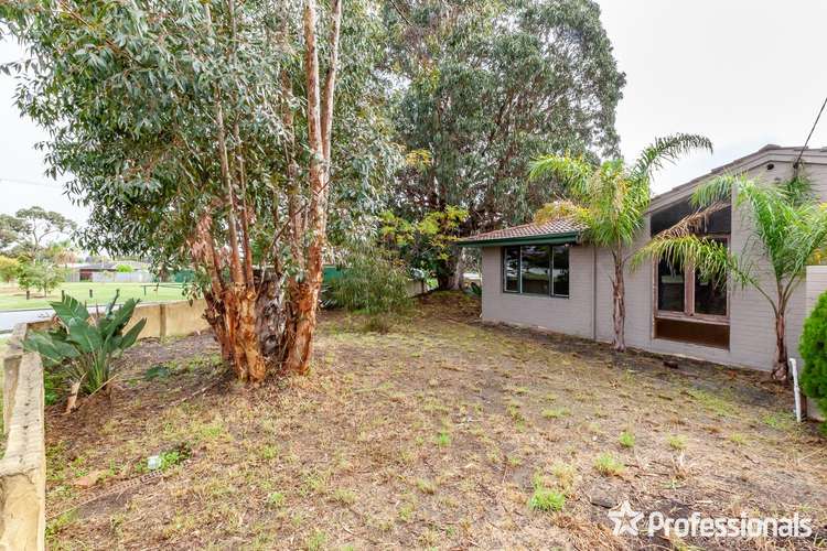 Fifth view of Homely house listing, 2 Chamberlain Way, Armadale WA 6112