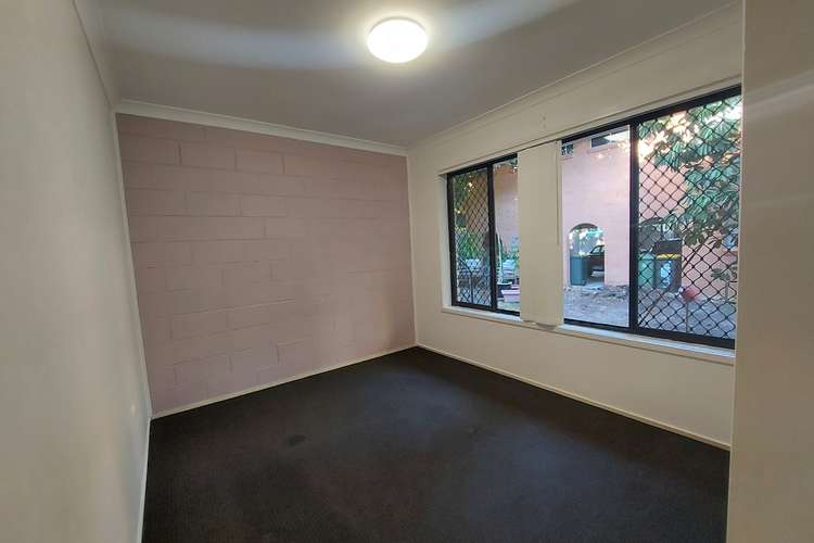 Fifth view of Homely unit listing, 2/21 Cronin Avenue, Main Beach QLD 4217