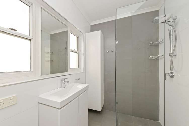 Third view of Homely apartment listing, 2/6-8 Kidman Street, Coogee NSW 2034