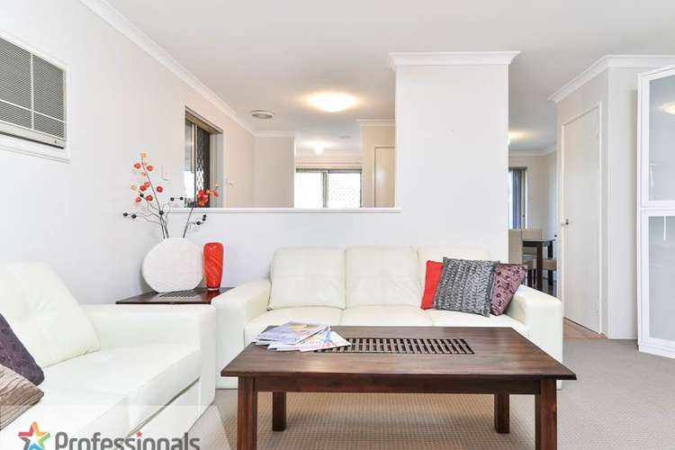 Fifth view of Homely house listing, 2/7 Chapman Road, St James WA 6102
