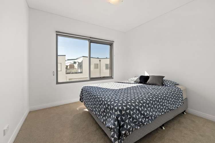 Third view of Homely apartment listing, 4/52 Rollinson Road, North Coogee WA 6163