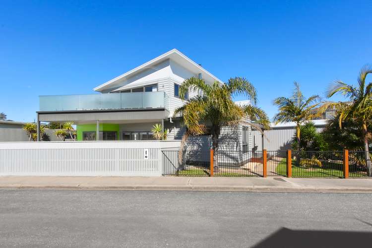 8 Lake Street, Lakes Entrance VIC 3909