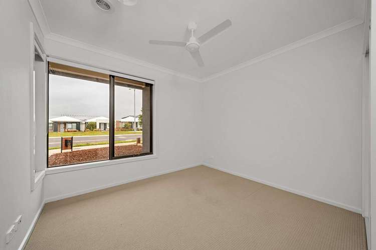 Fifth view of Homely house listing, 185 Wheelers Park Drive, Cranbourne North VIC 3977