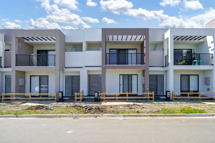 Main view of Homely townhouse listing, 7 Henrietta Place, Cranbourne West VIC 3977