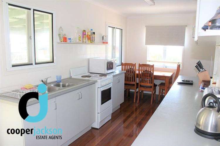Fifth view of Homely house listing, 8 Cobbity cres, Arana Hills QLD 4054
