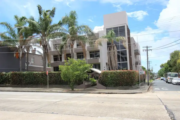 275 Lyons Road