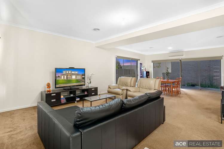 Fifth view of Homely house listing, 1/6 ozzimo way, Werribee VIC 3030