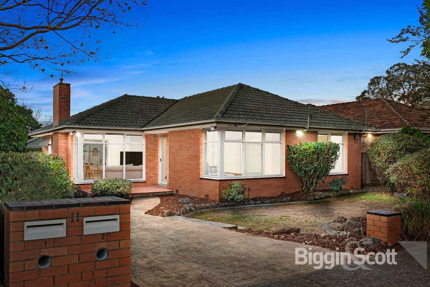 Main view of Homely unit listing, 1/11 Cambridge Drive, Glen Waverley VIC 3150