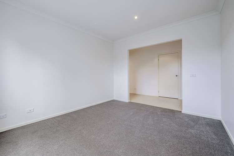 Sixth view of Homely house listing, 20 Gladiolus Circuit, Cranbourne North VIC 3977