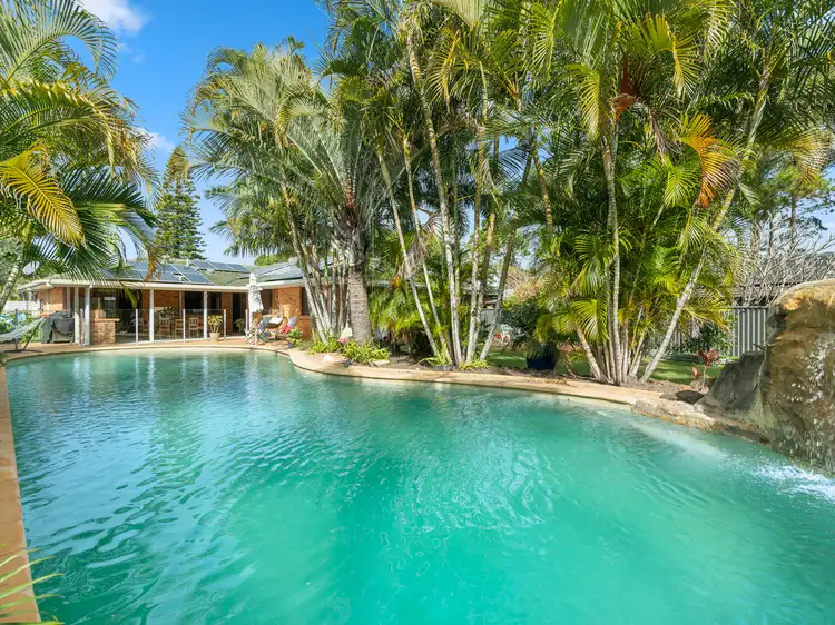 27 Sequoia Close