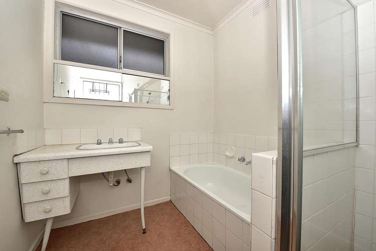 Fifth view of Homely unit listing, 2/109 Centre Dandenong Road, Cheltenham VIC 3192