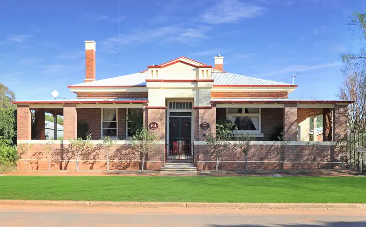 64 Wollongough Street