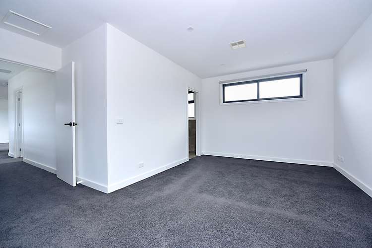 Fourth view of Homely townhouse listing, 2/207 Warrigal Road, Cheltenham VIC 3192