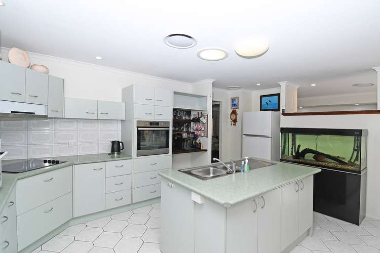 Seventh view of Homely house listing, 7 Parisi Court, Urraween QLD 4655