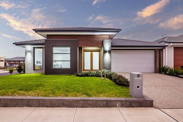 Main view of Homely house listing, 8 Maximus Way, Clyde VIC 3978