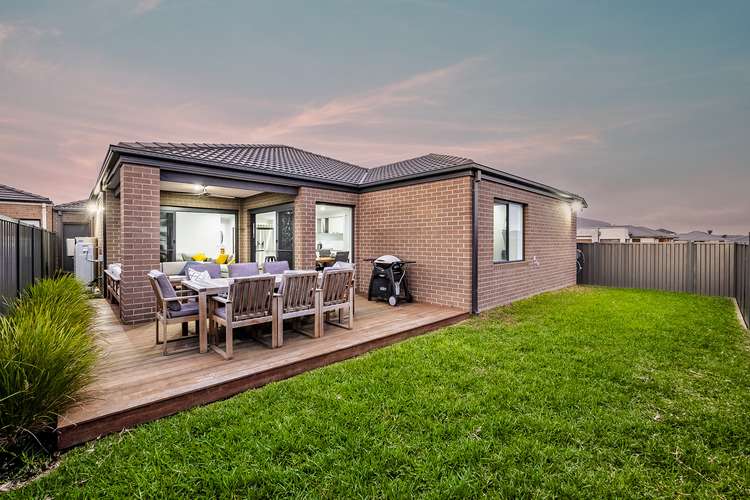 Fifth view of Homely house listing, 8 Maximus Way, Clyde VIC 3978