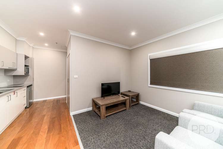 Third view of Homely unit listing, 2/300 Edward Street, Wagga Wagga NSW 2650