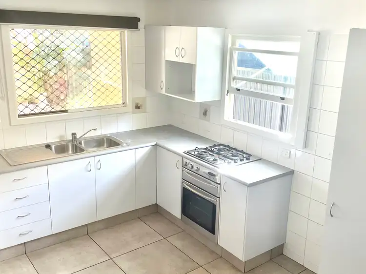 40 B Hillcrest Parade