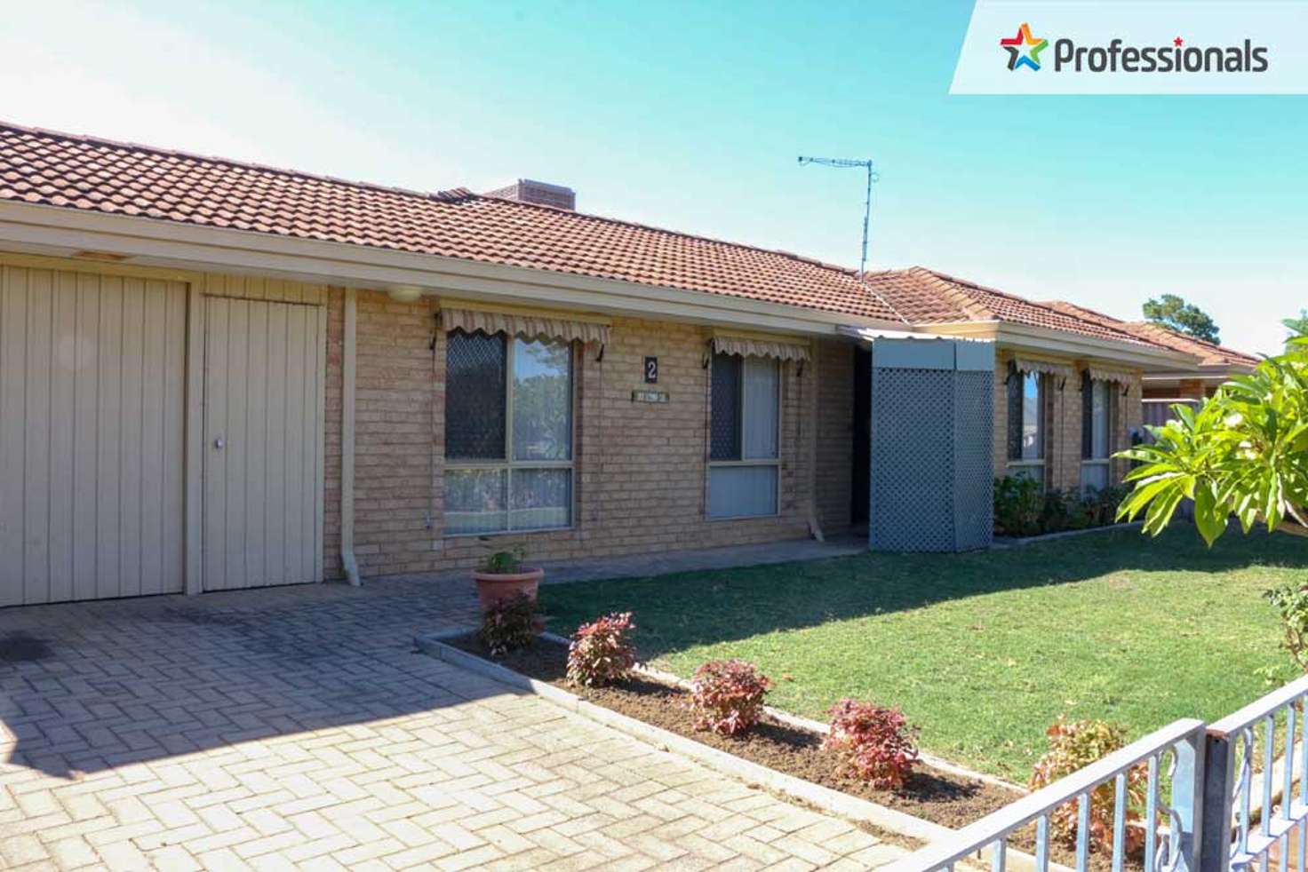 Main view of Homely house listing, 2/15 Dale Rd, Armadale WA 6112