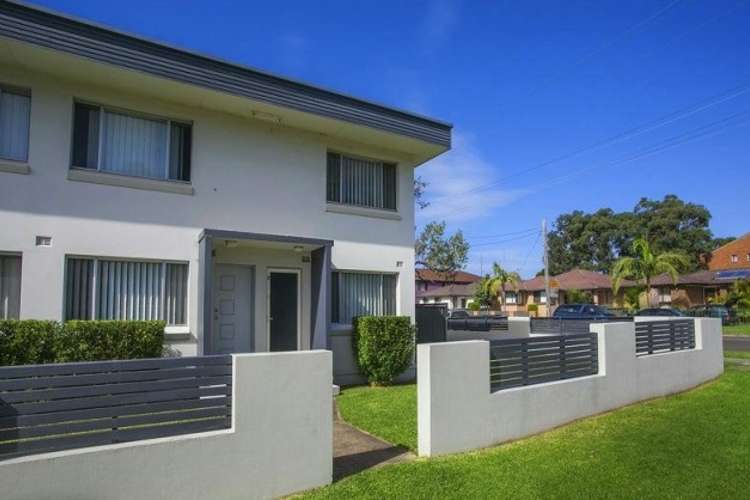 Main view of Homely townhouse listing, 2/16 Railway Street, Corrimal NSW 2518