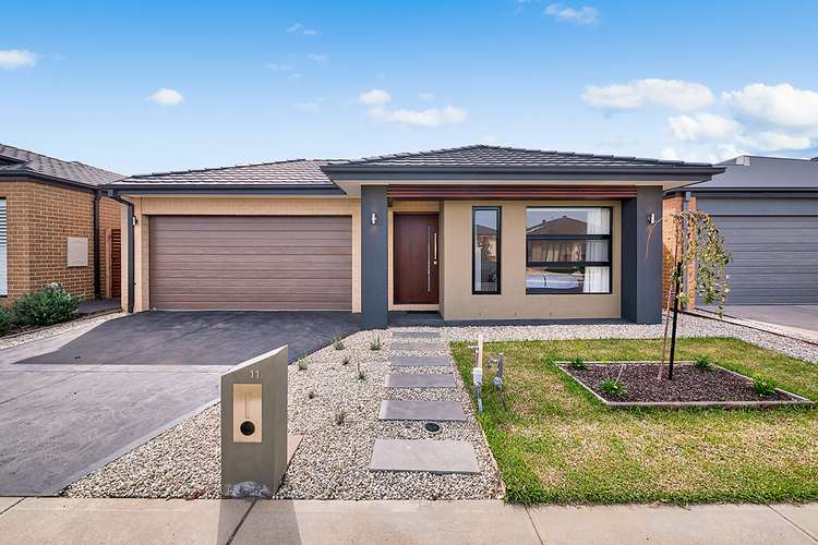 11 Carisbrooke Way, Clyde North VIC 3978