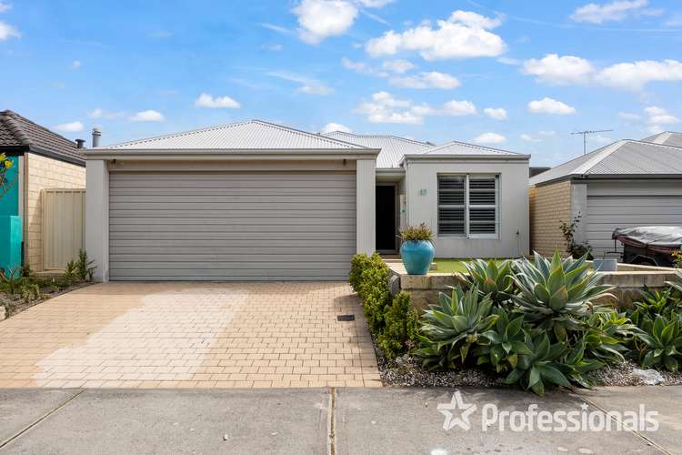 17 Speranza Parkway, Sinagra WA 6065