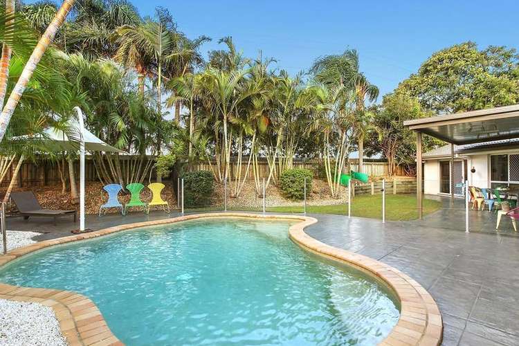 15 Bon Aire Court, Clear Island Waters QLD 4226