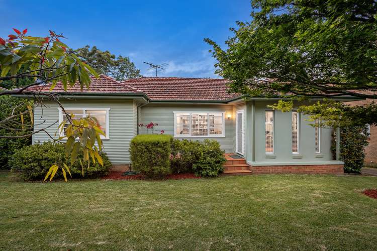 15 Woodbine Avenue, Normanhurst NSW 2076