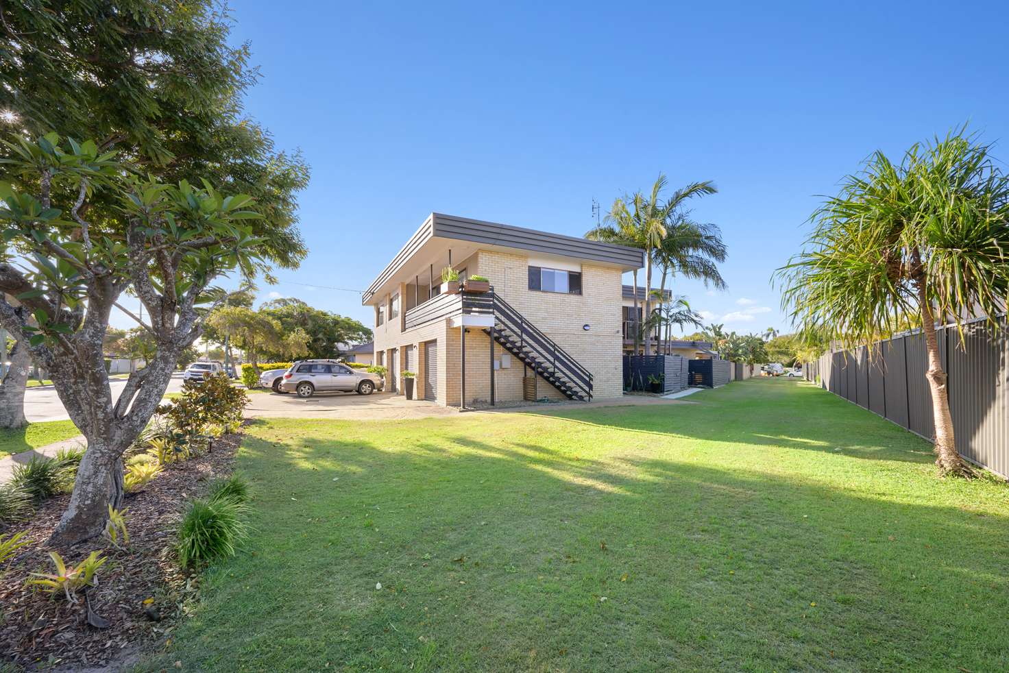 Main view of Homely unit listing, 4/59 Errol Avenue, Paradise Point QLD 4216