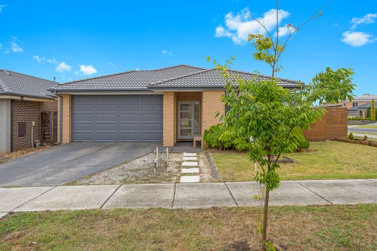 2 Goodenia Loop, Cranbourne West VIC 3977